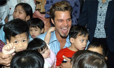 Ricky Martin Korban <i>Broken Home</i> dan 9 Fakta Lain 